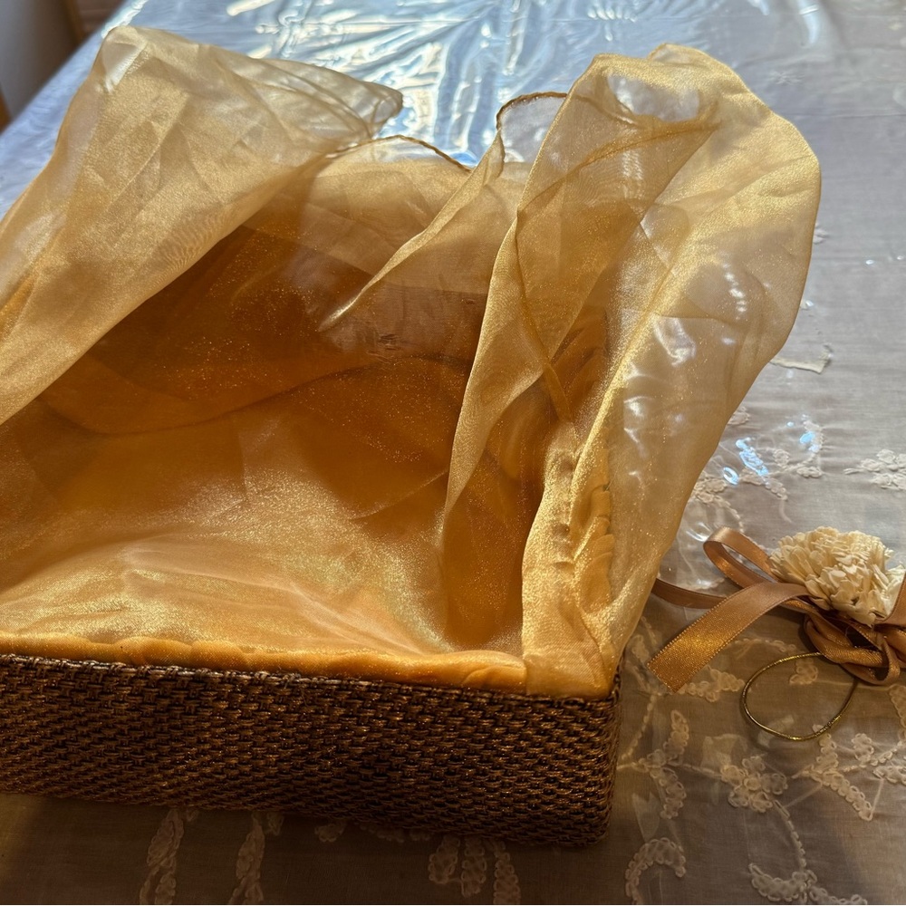 ❤️ New Elegant Box with Gold Sheer fabric cover with a Floral Accent - Picture 6 of 15